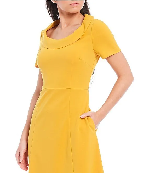 Donna Morgan Collar Detail Dress