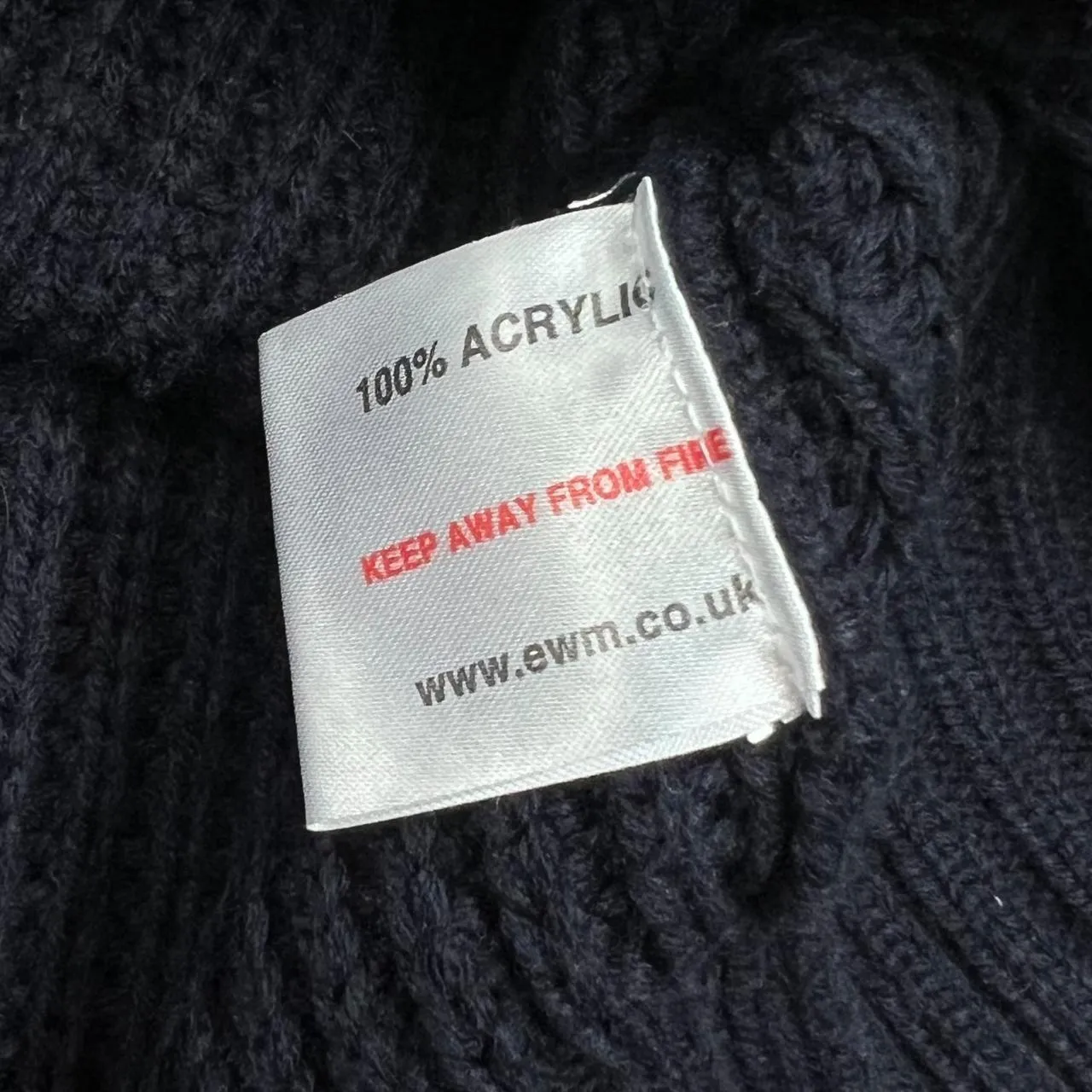 Early 00's P.G.FIELD Classic Chunky Acrylic Knit V-Neck Sweater Jumper