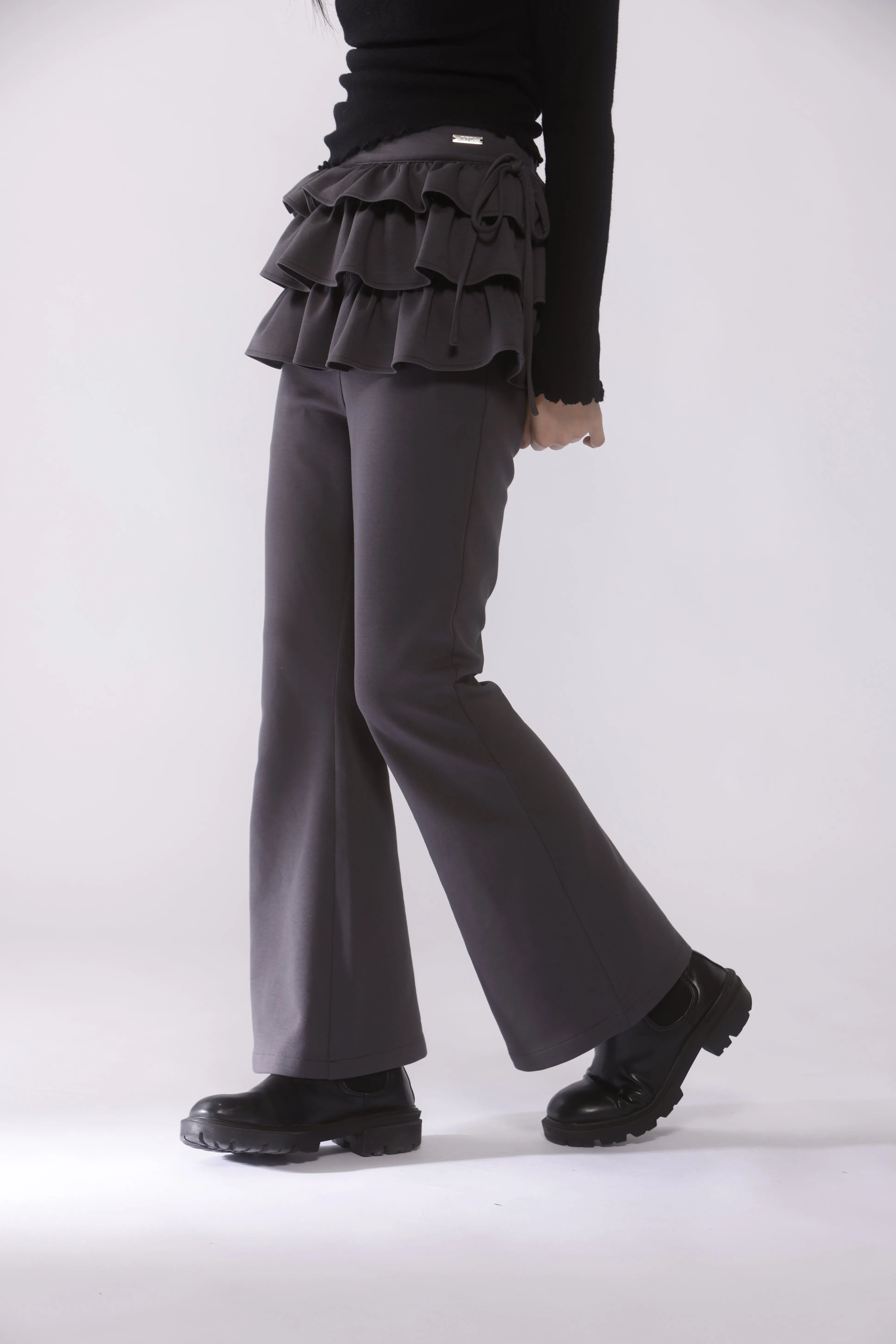 Frill skirt layered pants