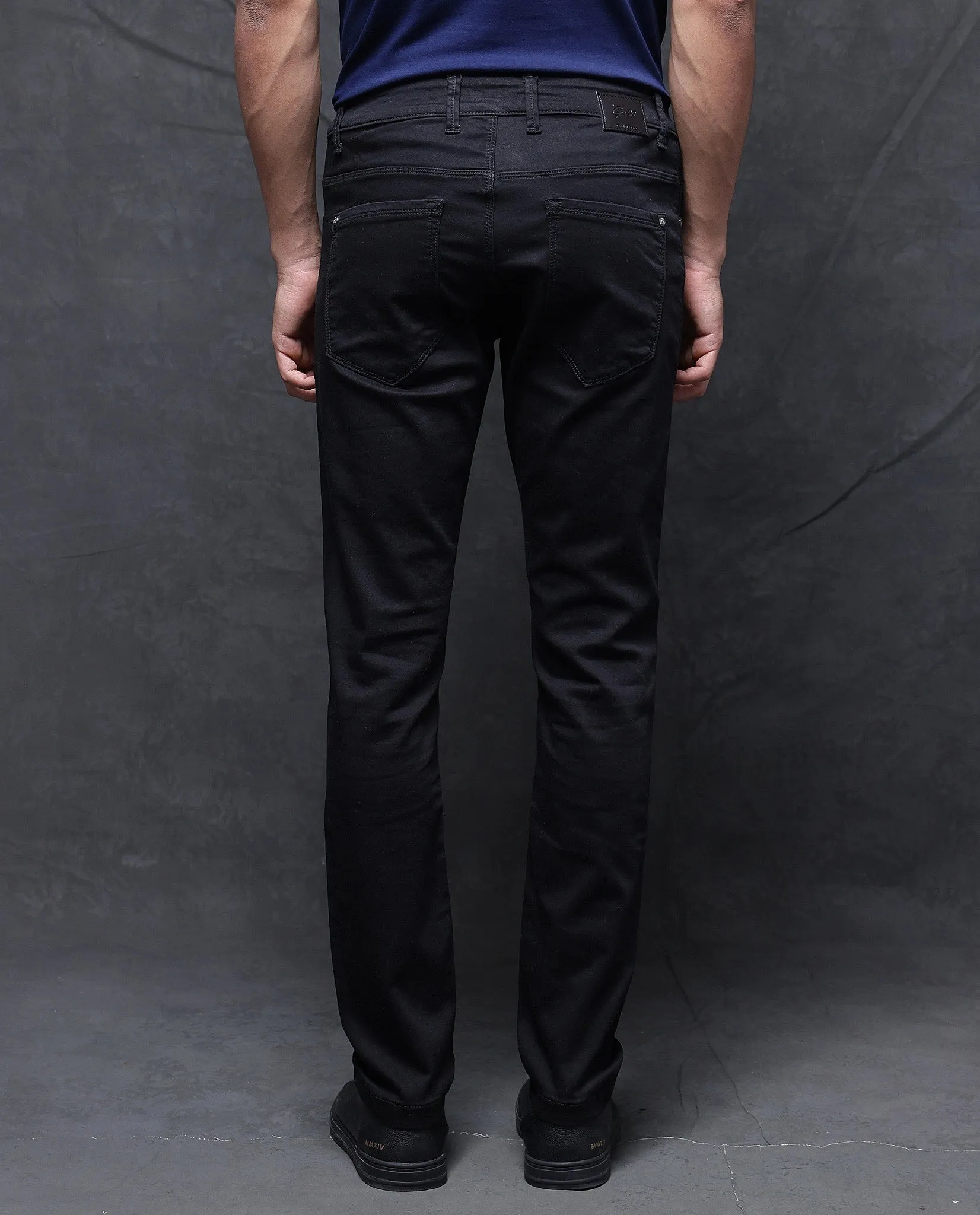 Rare Rabbit Men Corvo Black Cotton Polyester Fabric Dark Wash Slim Fit Plain Denim Jeans
